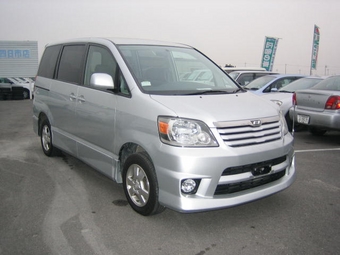 2002 Toyota Noah