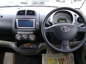 2005 Toyota Passo Images