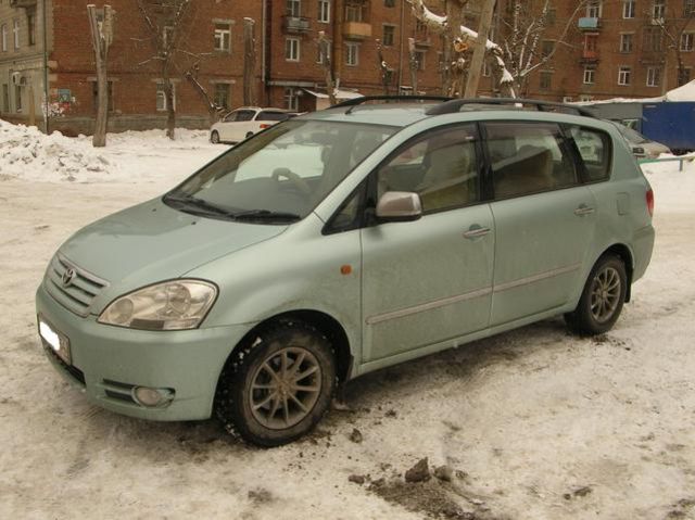 2003 Toyota Picnic