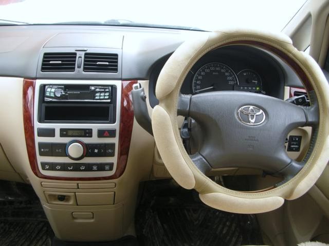 2003 Toyota Picnic