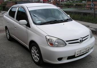 2002 Toyota Platz Photos