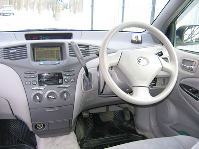 2000 Toyota Prius Pictures
