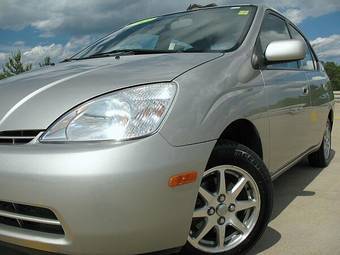 2002 Toyota Prius Pictures