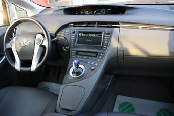 2010 Toyota Prius Pictures