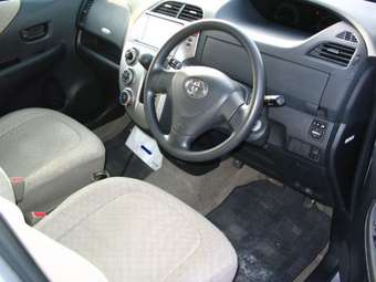 2006 Toyota Ractis Pictures