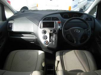 2007 Toyota Ractis Pics