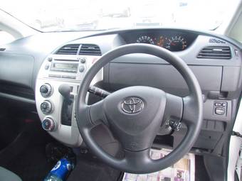 2010 Toyota Ractis Pics