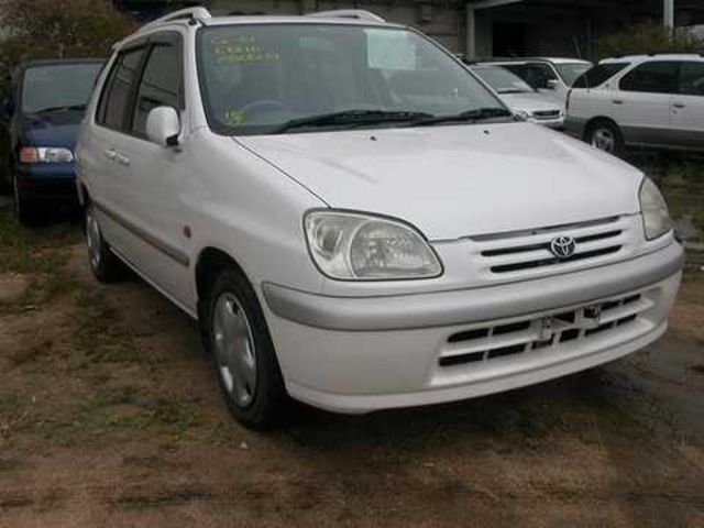 1998 Toyota Raum