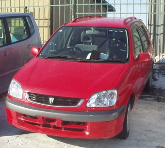 2002 Toyota Raum