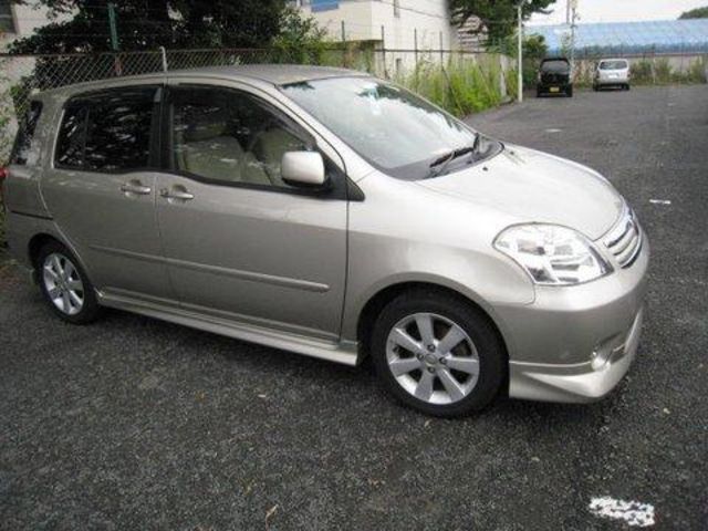 2005 Toyota Raum