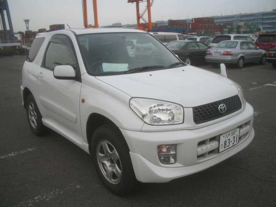 2000 Toyota RAV4 Pictures