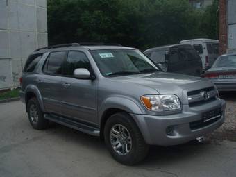 2005 Toyota Sequoia Pictures