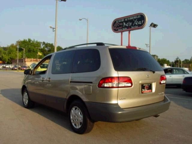 2003 Toyota Sienna