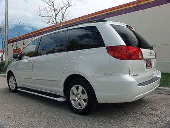 2007 Toyota Sienna Pictures