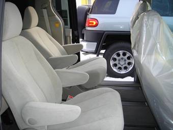 2011 Toyota Sienna Pictures