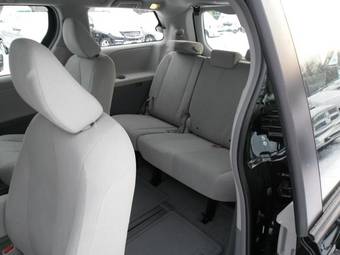 2012 Toyota Sienna Wallpapers