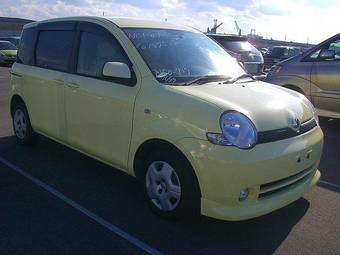 2006 Toyota Sienta Pictures