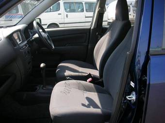 2004 Toyota Succeed Pictures