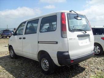 2002 Toyota Town Ace Pics