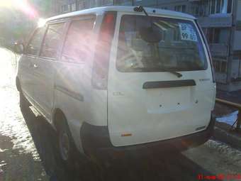 2002 Toyota Town Ace Van Images