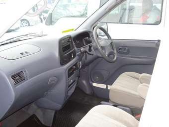 2003 Toyota Town Ace Van Images