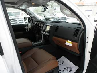 2011 Toyota Tundra Pictures