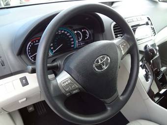 2011 Toyota Venza Pictures