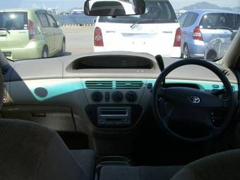 2003 Toyota Vista Pictures