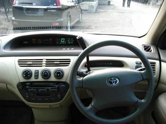 2004 Toyota Vista Images