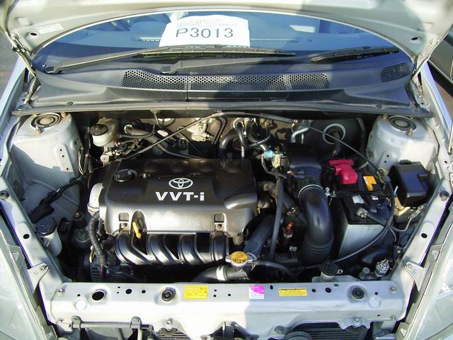 2000 Toyota Vitz Photos