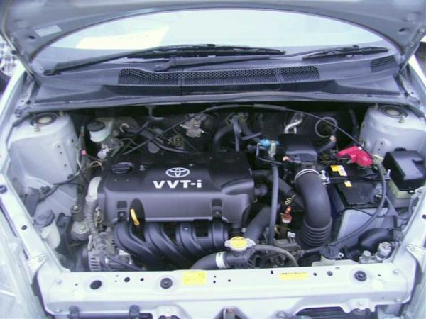 2000 Toyota Vitz Pictures