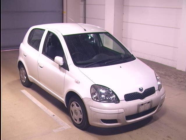 2002 Toyota Vitz Photos