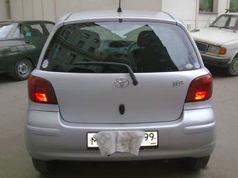 2004 Toyota Vitz Images