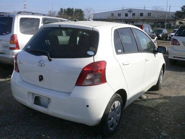 2005 Toyota Vitz