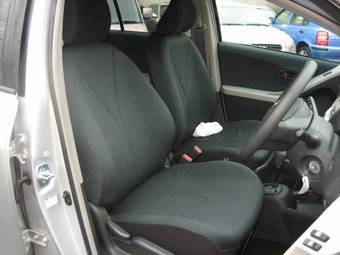 2007 Toyota Vitz Photos