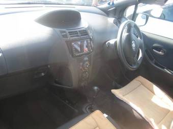 2008 Toyota Vitz Photos