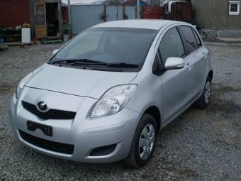 2010 Toyota Vitz Photos