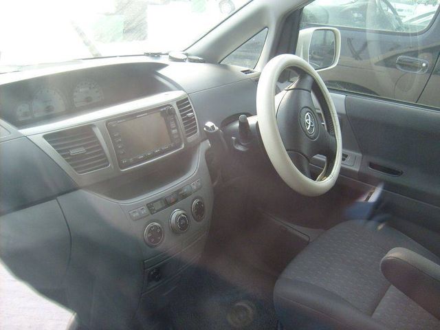 2002 Toyota Voxy