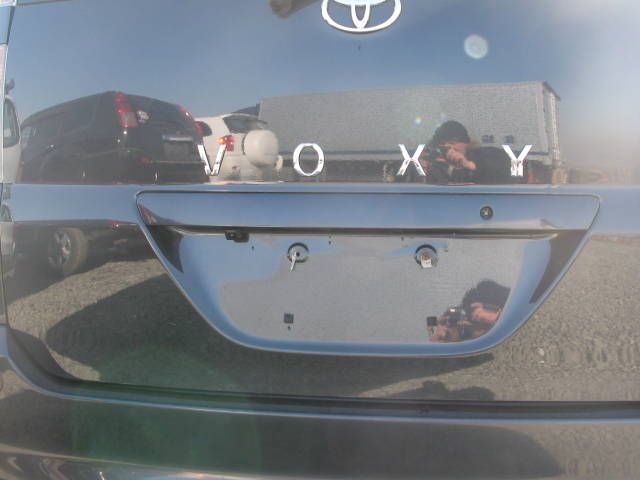 2002 Toyota Voxy
