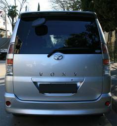 2003 Toyota Voxy Photos