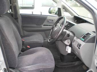 2005 Toyota Voxy For Sale