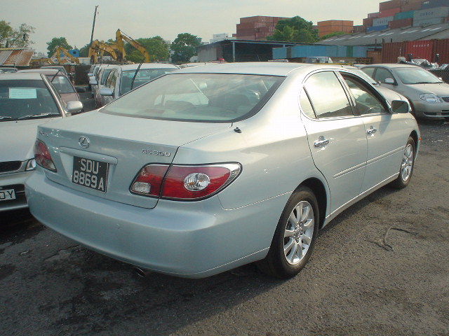 2002 Toyota Windom Photos