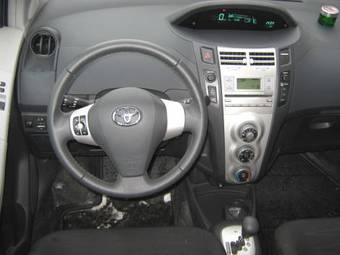 2008 Toyota Yaris Photos
