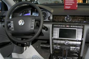 2008 Volkswagen Phaeton Pictures