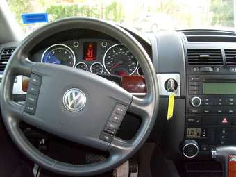 2004 Volkswagen Touareg Photos