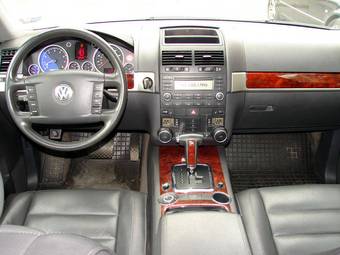 2004 Volkswagen Touareg Wallpapers
