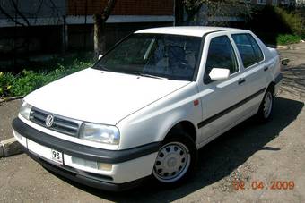 1992 Volkswagen Vento Images