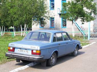 1980 Volvo 240 Pictures