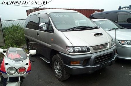 2002 Mitsubishi Delica
