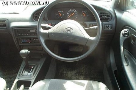 1993 Nissan Avenir